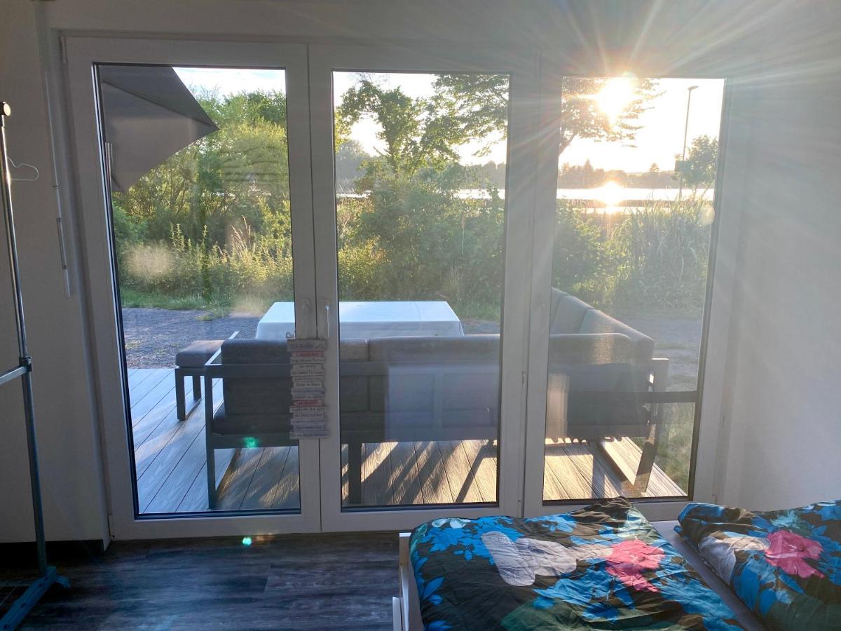 House Of Happiness Mit Seeblick Hungen Bagian luar foto