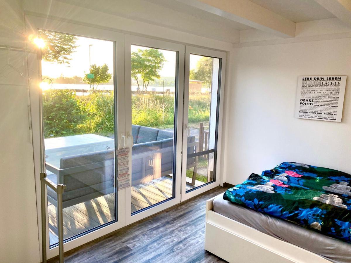 House Of Happiness Mit Seeblick Hungen Bagian luar foto