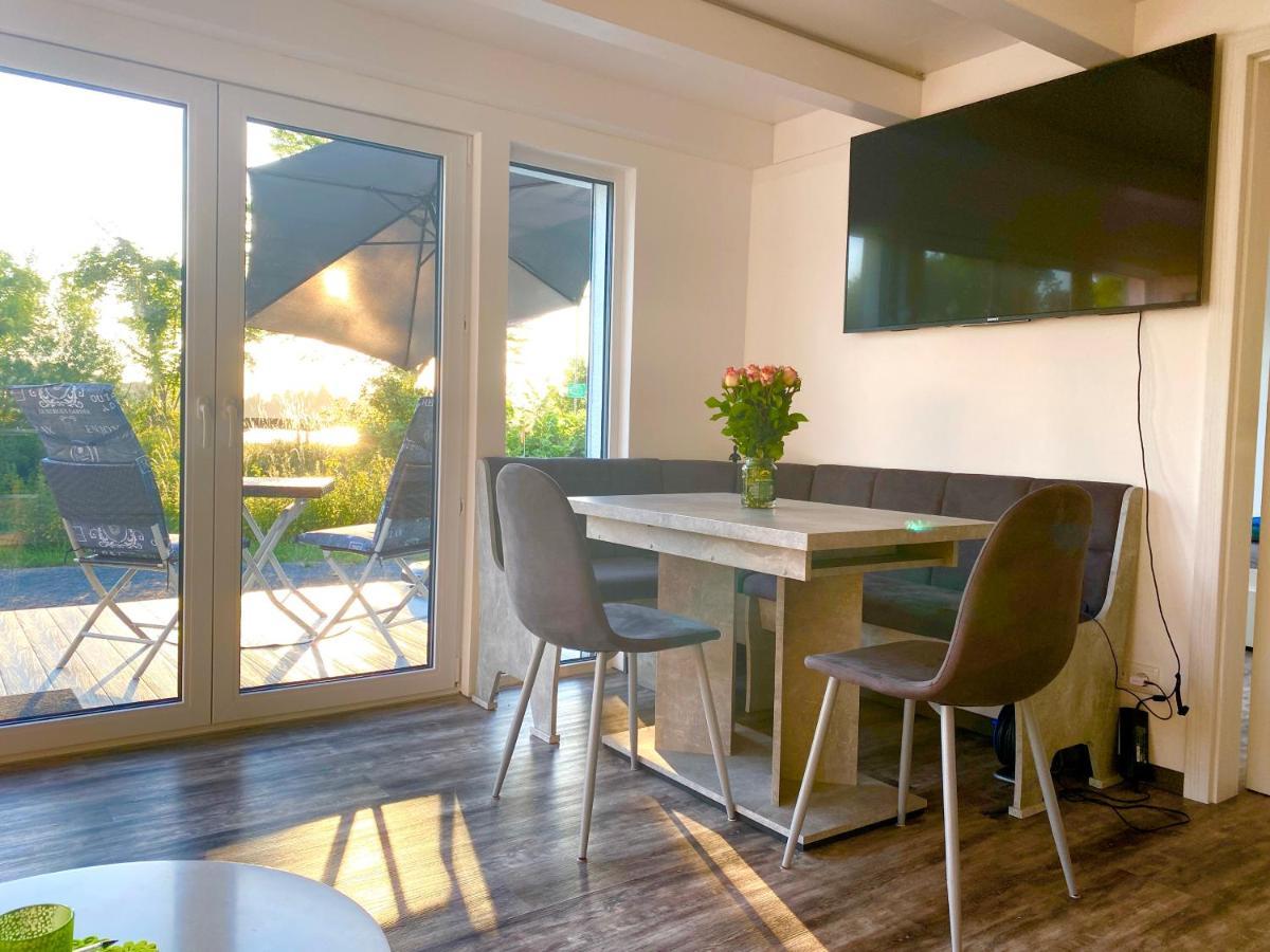 House Of Happiness Mit Seeblick Hungen Bagian luar foto