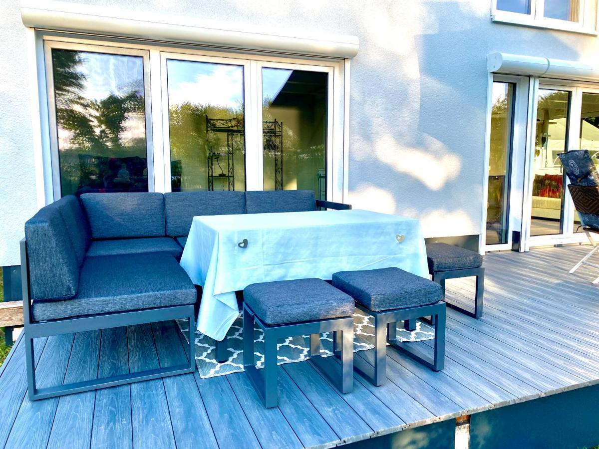 House Of Happiness Mit Seeblick Hungen Bagian luar foto